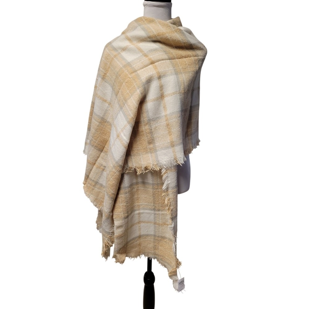 American Eagle Plaid Blanket Scarf Wrap Womens Size OS Tan Cream Fringe Cozy